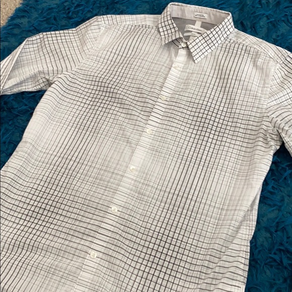 Calvin Klein dress shirt. Large. Slim fit. - Picture 5 of 5